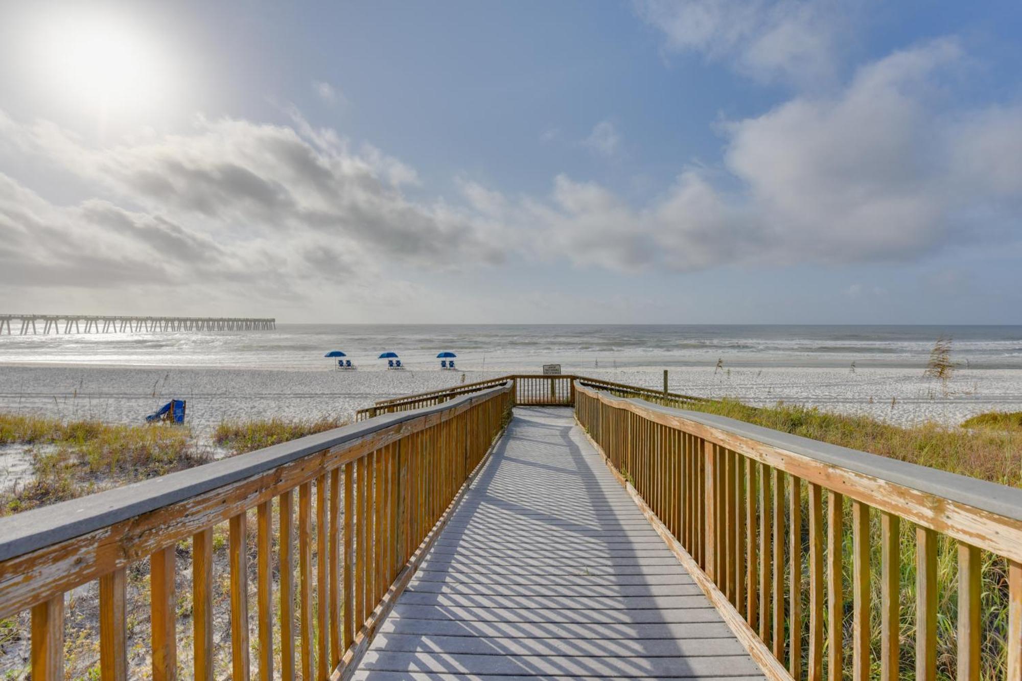 Beachfront Navarre Condo With Balcony, Walk To Ocean Exterior photo